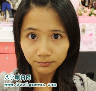 眉毛一高一低的人