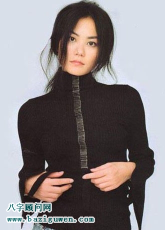 王菲八字伤官配印