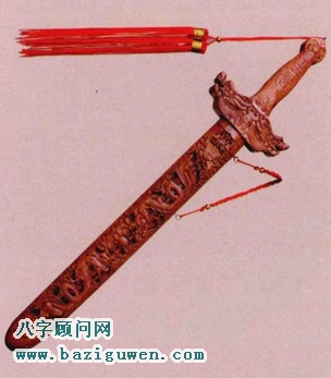 镂空盘龙桃木剑有哪些风水作用?